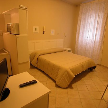 Guest House Roma Prato Habitación foto