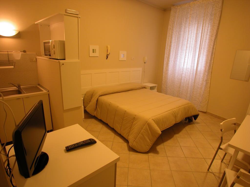Guest House Roma Prato Habitación foto