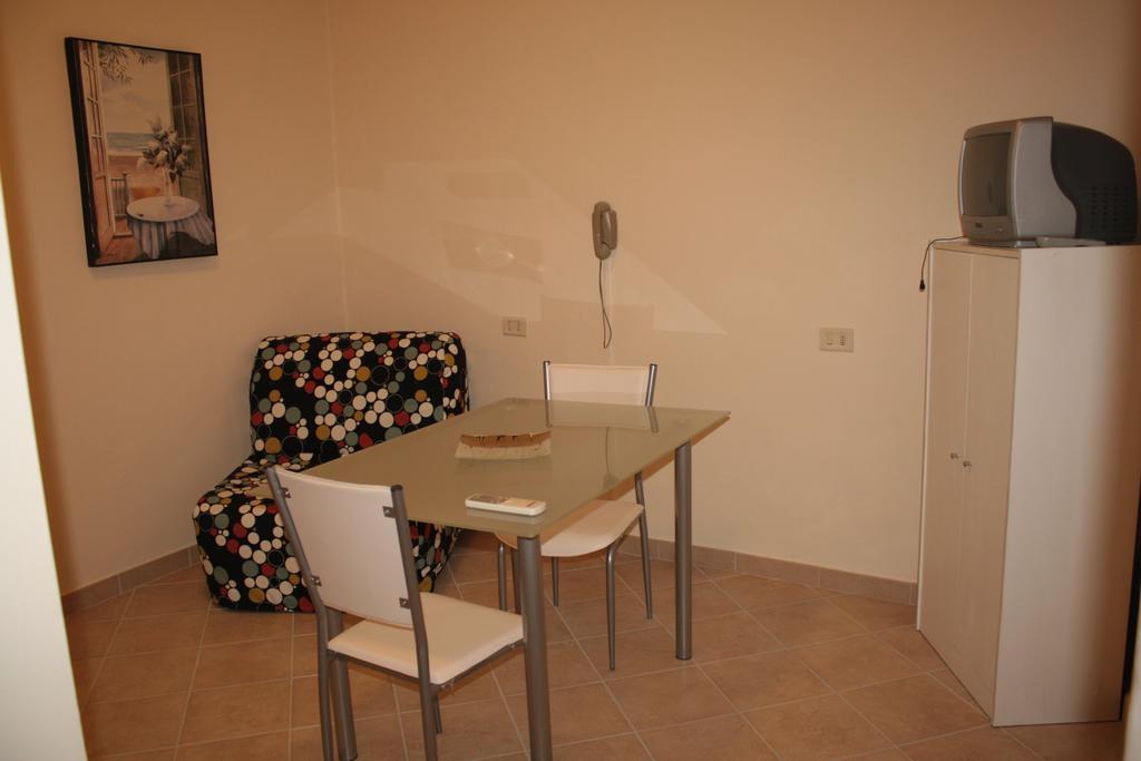 Guest House Roma Prato Habitación foto